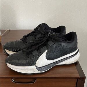 Nike Men's Black Athletic Shoes with White Swoosh